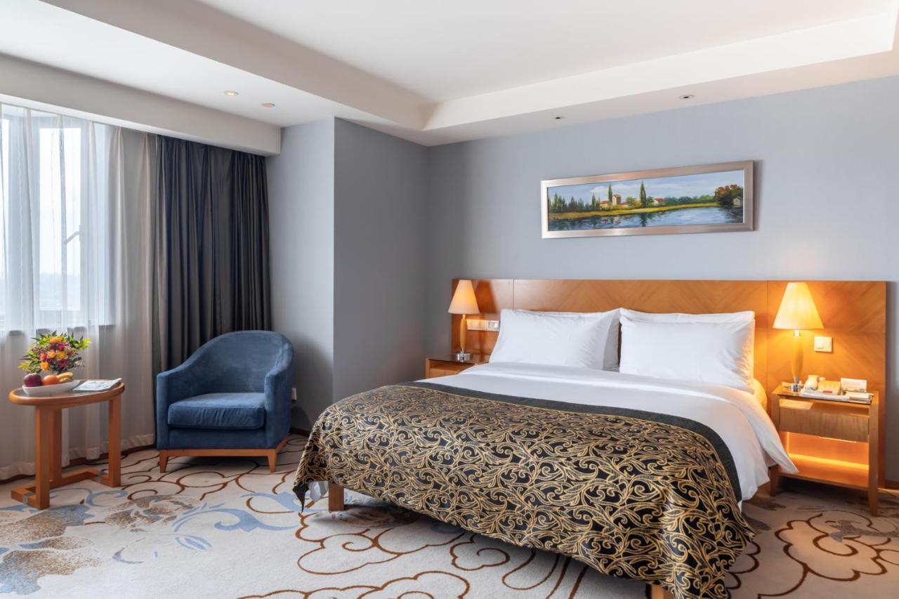 Maritim Hotel Taicang Garden Exterior photo